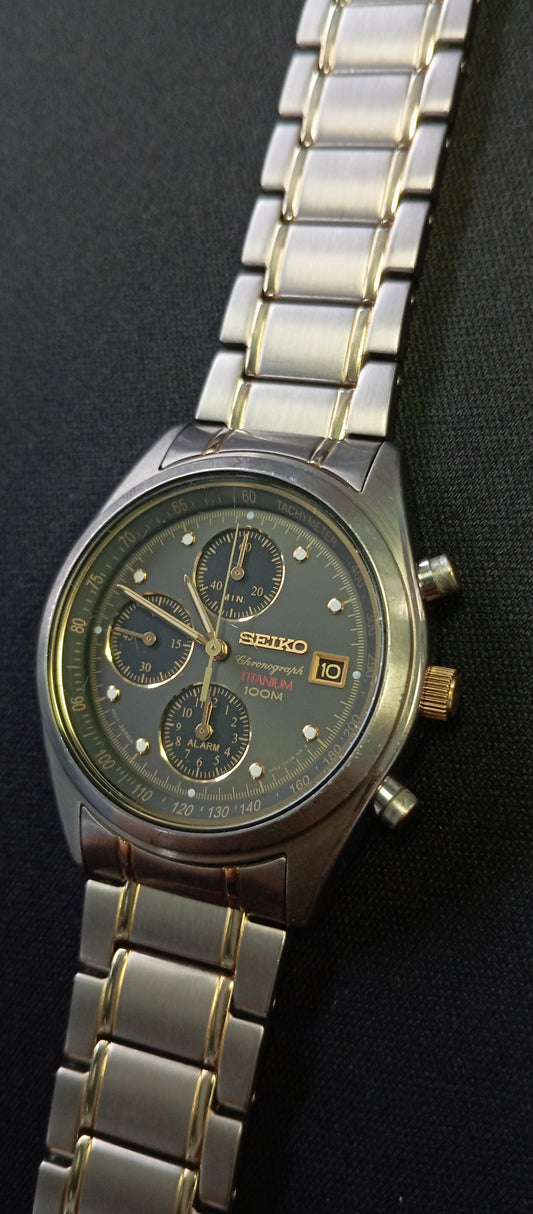 Rare 1990 Seiko quartz chronograph titanium